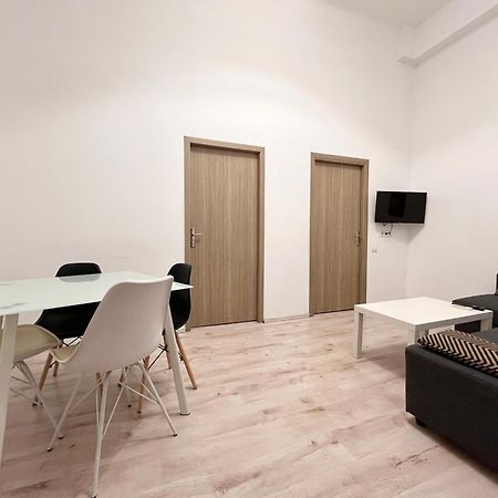 Old Town - Ultra Central Apartment بوخارست المظهر الخارجي الصورة