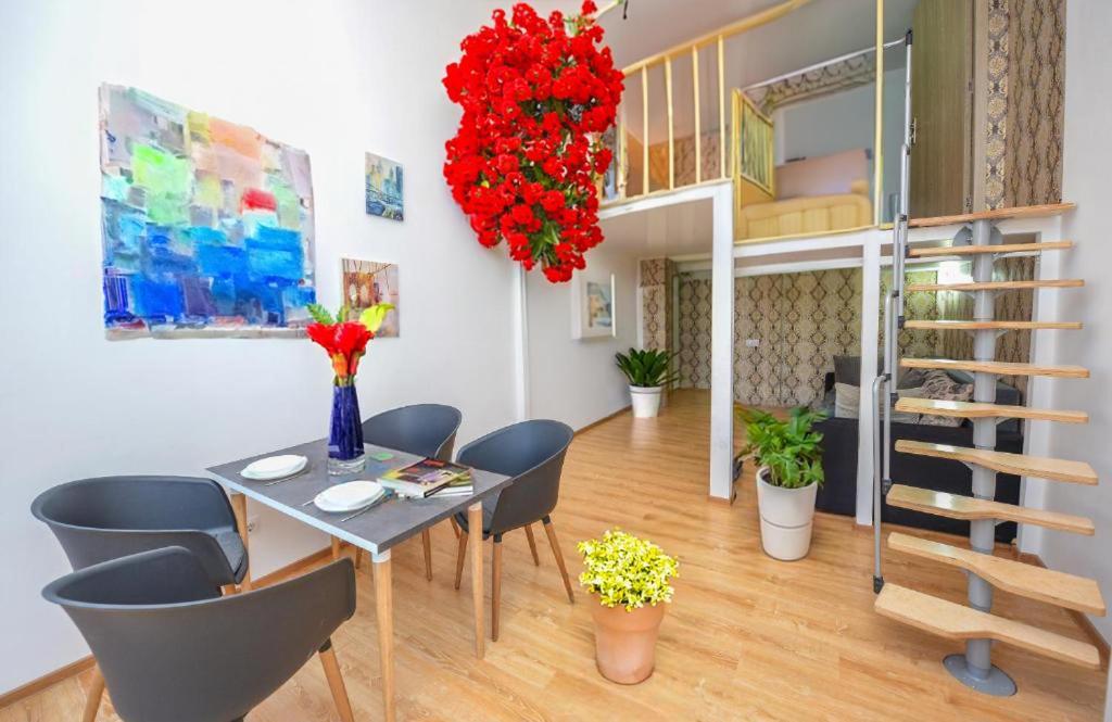 Old Town - Ultra Central Apartment بوخارست المظهر الخارجي الصورة